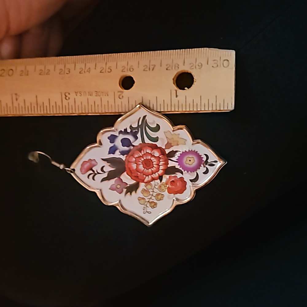 Earrings - Picture 3 of 3